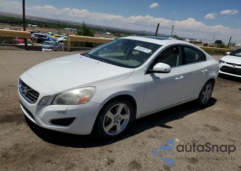 2013 Volvo S60 T5 z USA, uszkodzony, nr VIN YV1612FH7D2191517